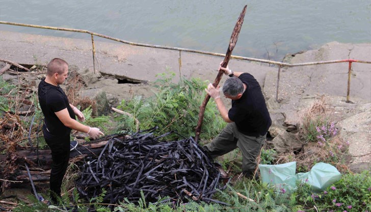 Другият екип от чиновници бе съсредоточен в Парка на младежта