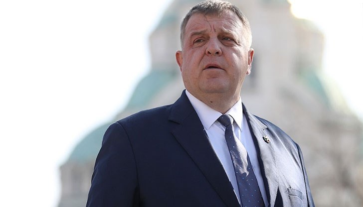 Цялата престъпна дейност в България през последните 30-ина години е покровителствана от политиците. На тях службите им пречат, смята бившият военен министър Цялата престъпна дейност в България през последните 30-ина години е покровителствана от политиците. На тях службите им пречат, смята бившият военен министър