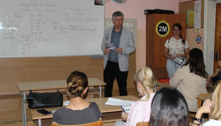 Данаил Ковачев се включи в няколко родителски срещи в различни класове на Средното училище за европейски езици Данаил Ковачев се включи в няколко родителски срещи в различни класове на Средното училище за европейски езици