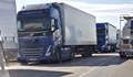 10-километрова опашка от тирове се изви пред Дунав мост 2