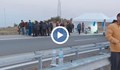 Блокадите на магистралите "Струма" и "Тракия" остават