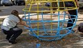 Обновиха детска площадка в квартал "Здравец"