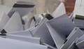Избирател в Хасково гласува с двойна бюлетина