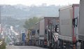 Изключително интензивен трафик от камиони на Дунав мост