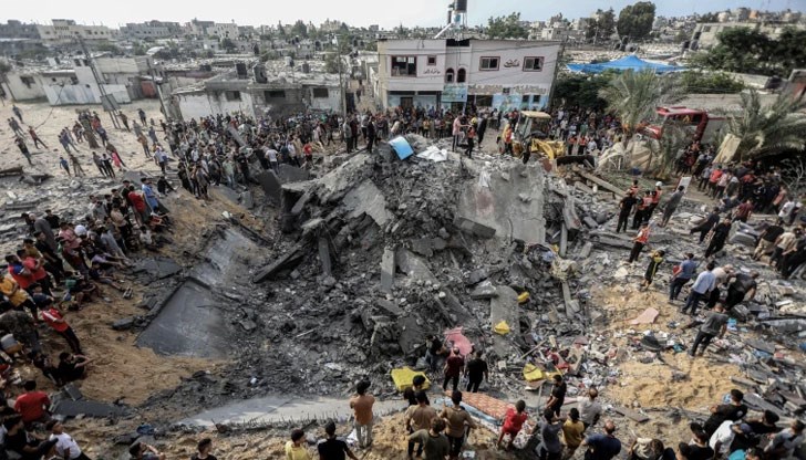 Същевременно службата на ООН заяви, че палестинската ислямистка групировка "Хамас" е извършила военни престъпления и жестокости