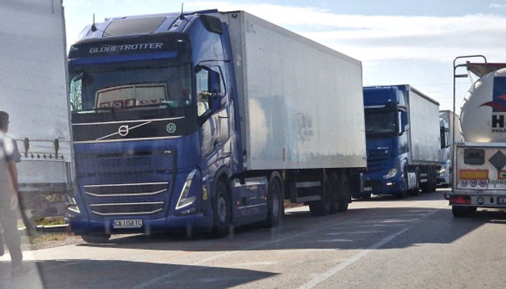 Налага се шофьорите да чакат над 10-15 часа