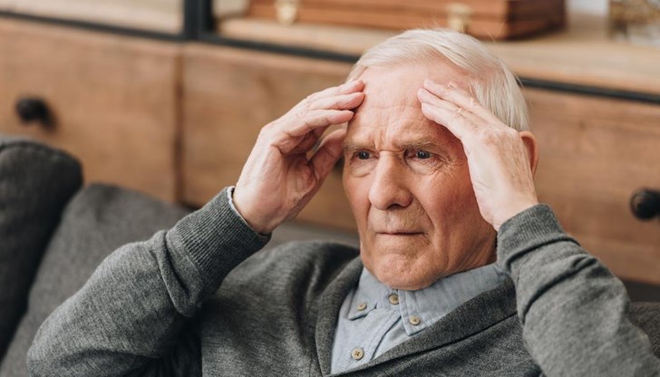 Много възрастни работят по принуда след пенсия, защото доходът им е твърде нисък