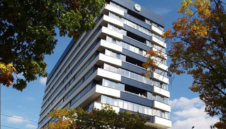 Промяната е във връзка с постъпило предложение за допълване на състава на Надзорния съвет с трима нови представители от квотата на организациите на работниците и служителите Промяната е във връзка с постъпило предложение за допълване на състава на Надзорния съвет с трима нови представители от квотата на организациите на работниците и служителите