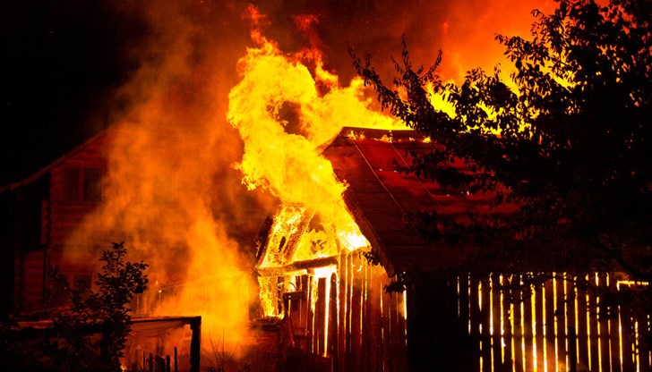 Трима души пострадаха, жена е откарана в Русе със 70% изгаряния / Снимката е илюстративна Трима души пострадаха, жена е откарана в Русе със 70% изгаряния / Снимката е илюстративна