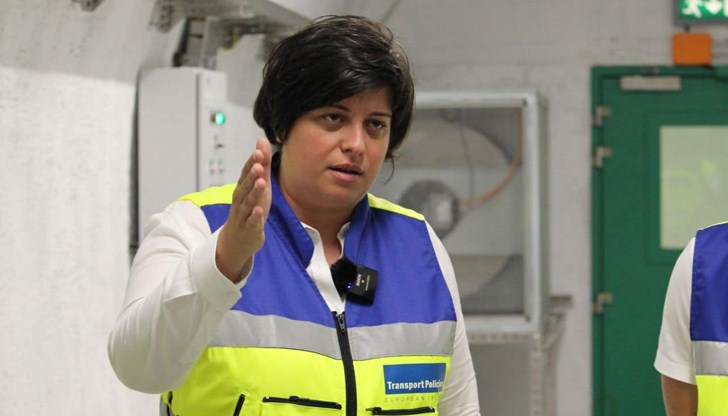 След изборите ще обявим каква е схемата и ще си отговорим защо безопасността по пътищата е на такова ниво, съобщи Диана Русинова от ЕЦТП След изборите ще обявим каква е схемата и ще си отговорим защо безопасността по пътищата е на такова ниво, съобщи Диана Русинова от ЕЦТП