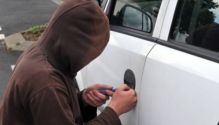 Малолетният извършител е осъществявал кражбите с помощта на отвертка Малолетният извършител е осъществявал кражбите с помощта на отвертка