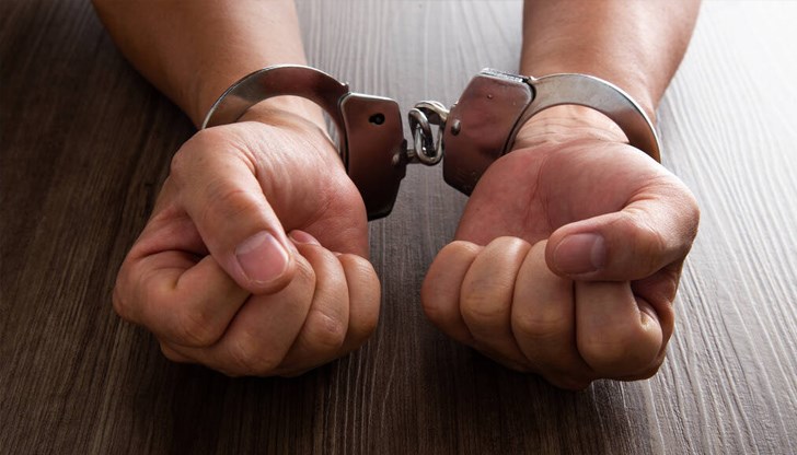 Руският гражданин е превозвал петима сирийци, когато е бил задържан от полицията Руският гражданин е превозвал петима сирийци, когато е бил задържан от полицията