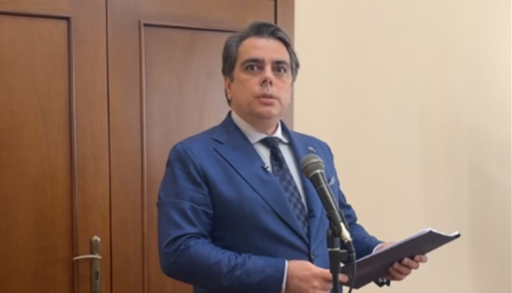 Учудващо е, че президентът на Републиката не защитава националния интерес Учудващо е, че президентът на Републиката не защитава националния интерес