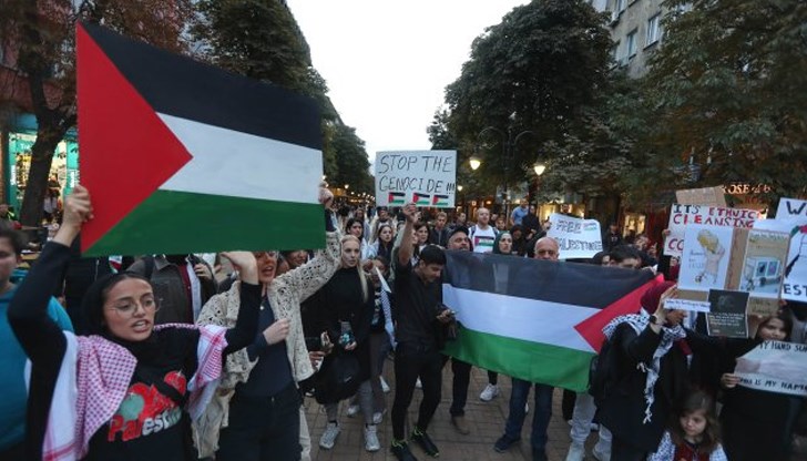 Те не убиват само децата ни, но и демокрацията, каза протестиращ