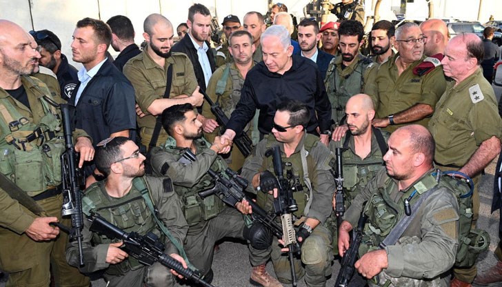 Споразумението предвижда Нетаняху, министърът на отбраната Йоав Галант и бившият министър на отбраната Ганц да съставят военновременен кабинет