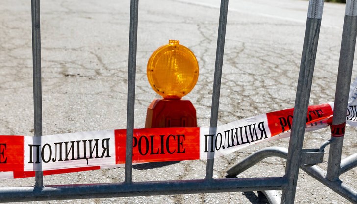 Тя е извадена и откарана към болница