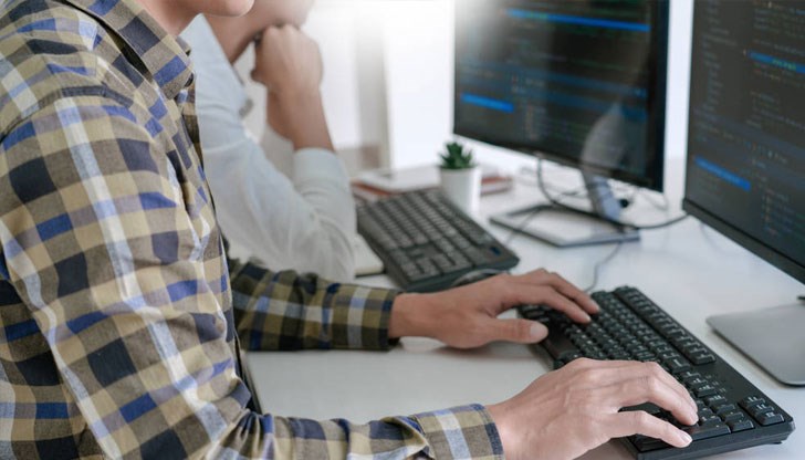 При почти всички фирми, които обявяват възнаграждение, го правят не като точна сума, а като диапазон При почти всички фирми, които обявяват възнаграждение, го правят не като точна сума, а като диапазон