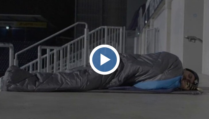 Как футболни фенове помагат на хората без подслон?