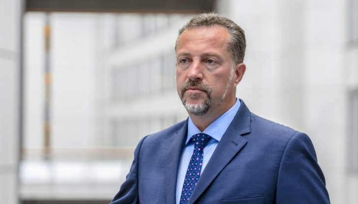 Някъде в отвъдното. 9.00 часа