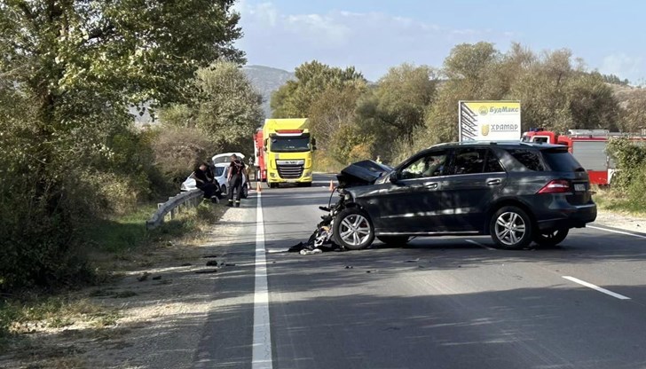 Майка и дъщеря загинаха в тежка катастрофа край Симитли Майка и дъщеря загинаха в тежка катастрофа край Симитли