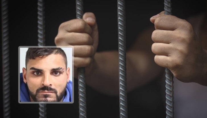 Силвестър Тошев дебнел тийнейджърки на автобусни спирки