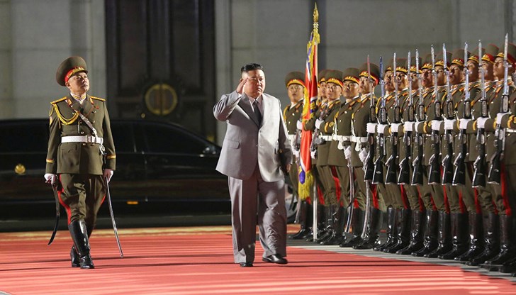 В замяна Северна Корея се стреми да получи руско военно оборудване и "съвременни технологии" В замяна Северна Корея се стреми да получи руско военно оборудване и "съвременни технологии"