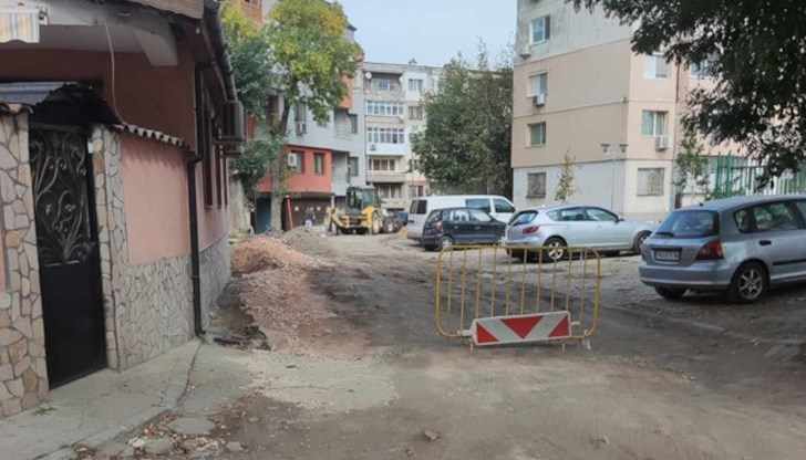 Улица „Неофит Бозвели” е по-къса от един километър, но се ремонтира повече от половин година