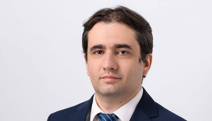 Явно предизборната обстановка е добър развъдник на интриги и на слухове, каза бившият министър на електронното управление