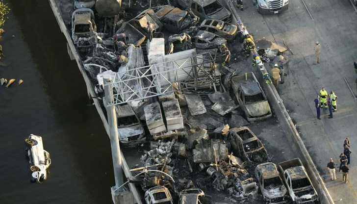 Катастрофа с над 150 коли заради "супер мъгла" Катастрофа с над 150 коли заради "супер мъгла"