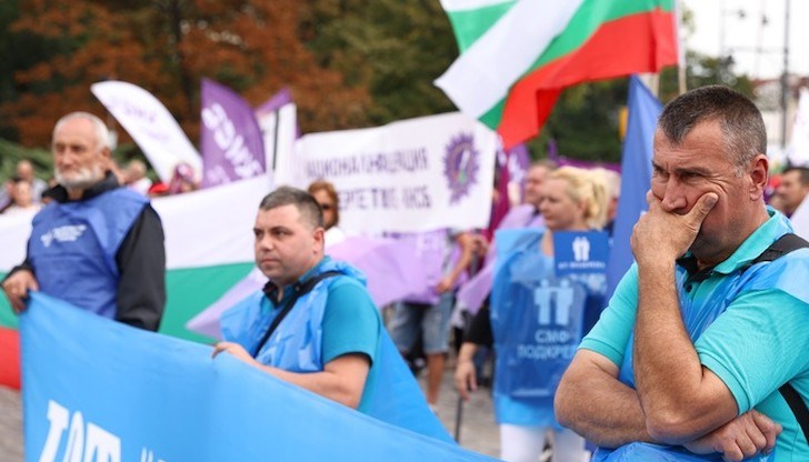 Настояваме за среща в парламента с всички парламентарно представени партии и техните председатели, каза синдикалният лидер Бисер Бинев Настояваме за среща в парламента с всички парламентарно представени партии и техните председатели, каза синдикалният лидер Бисер Бинев