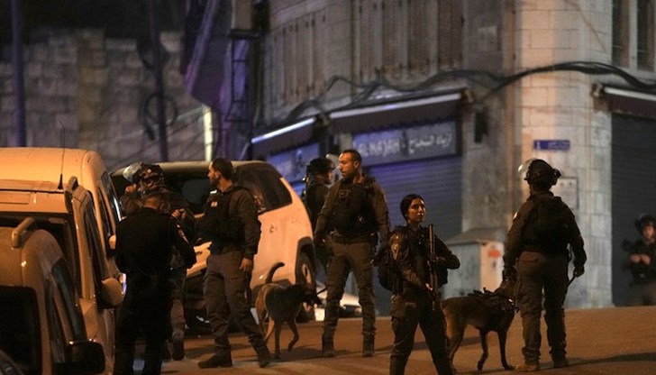 Двама полицейски служители са били ранени Двама полицейски служители са били ранени