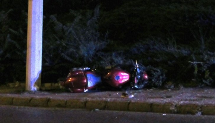 Мотоциклетист загина, а четирима са пострадали при тежка катастрофа край Петрич