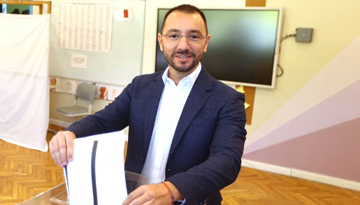 Политическите времена в България силно са се изменили от 2005, когато Бойко Борисов стана кмет на София Политическите времена в България силно са се изменили от 2005, когато Бойко Борисов стана кмет на София