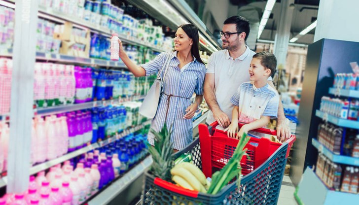 Досега са намалени цените на 213 стоки по супермаркетите, като целта е да бъдат намалени над 500 продукта