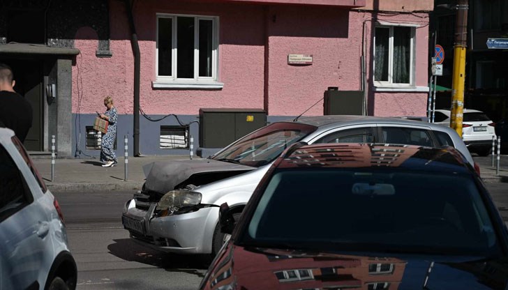 При инцидента има материални щети