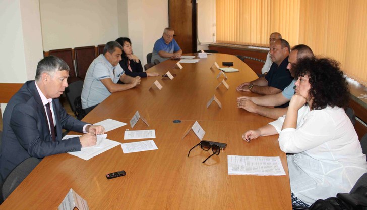 Увеличението на вноската би трябвало да доведе и повишаване на общата сума, която плащат като вноска в Асоциацията осемте общини в областта Увеличението на вноската би трябвало да доведе и повишаване на общата сума, която плащат като вноска в Асоциацията осемте общини в областта