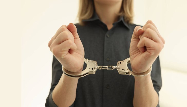 С постановление на прокурор обвиняемата е задържана за 72 часа