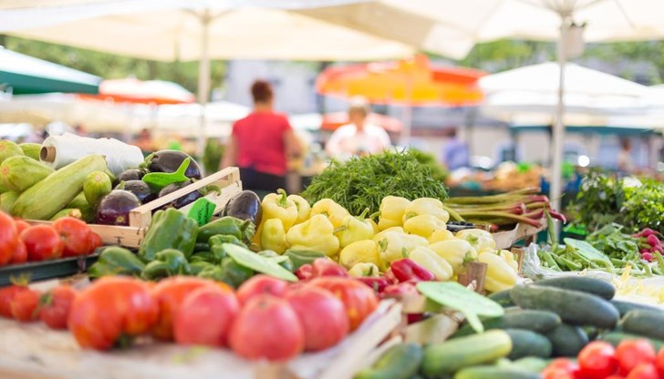 Вносните домати, краставици, пипер и картофи се увеличават с всяка година, а успоредно с това растат и цените Вносните домати, краставици, пипер и картофи се увеличават с всяка година, а успоредно с това растат и цените