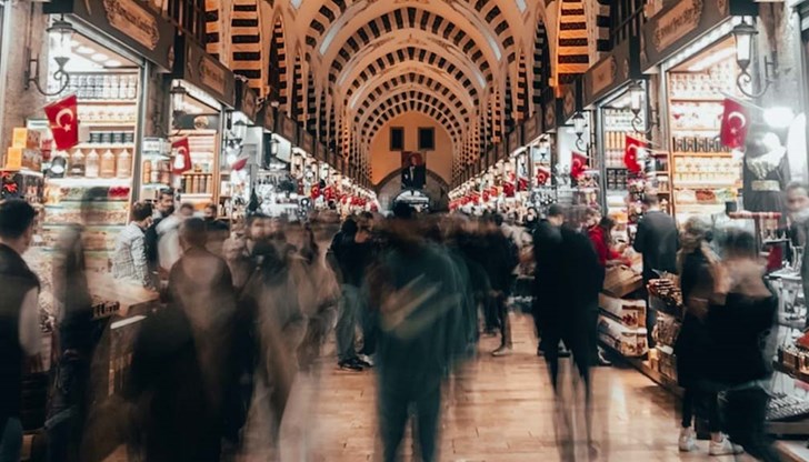 Най-големите вериги супермаркети обявиха намаления до 50% Най-големите вериги супермаркети обявиха намаления до 50%