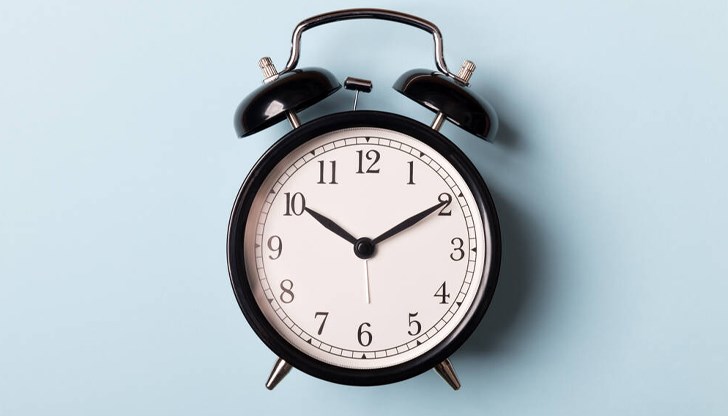 Връщаме се към зимното часово време Връщаме се към зимното часово време