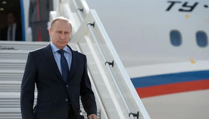 Самолетът на руския лидер кацна в Пекин