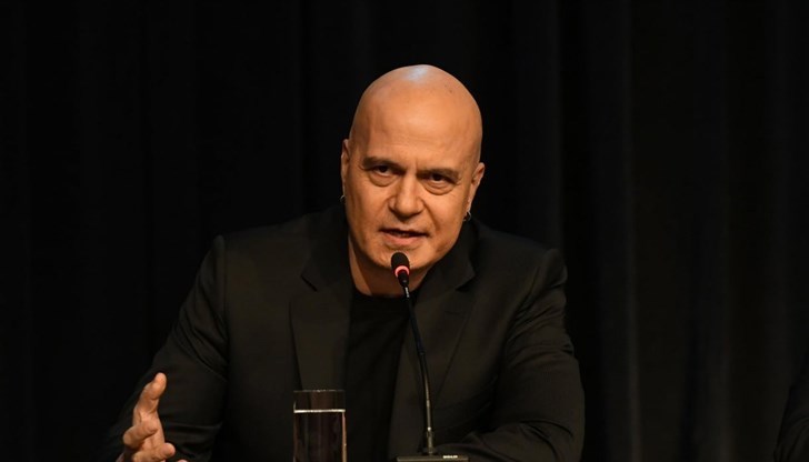 Колко хора се вълнуват от гнусната сглобка между лъжци и крадци?