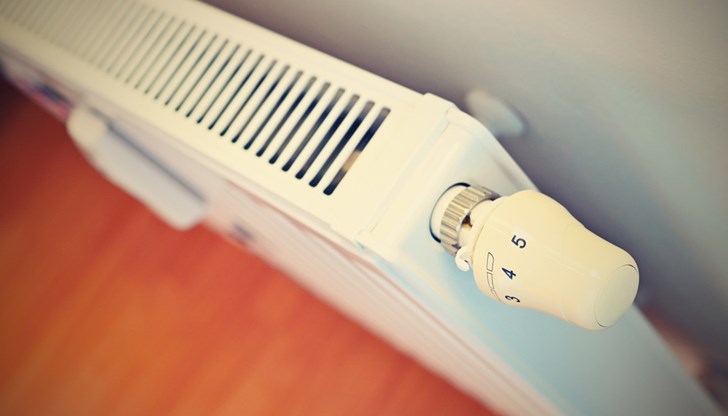 Обвиняемата е извършила кражбата като нарушила наложената й мярка „домашен арест“