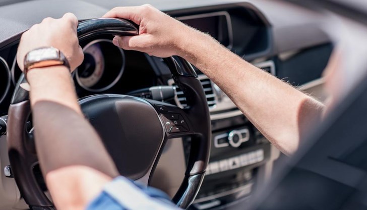 Нарушителят е спрян за проверка на улица "Петко Д. Петков" Нарушителят е спрян за проверка на улица "Петко Д. Петков"