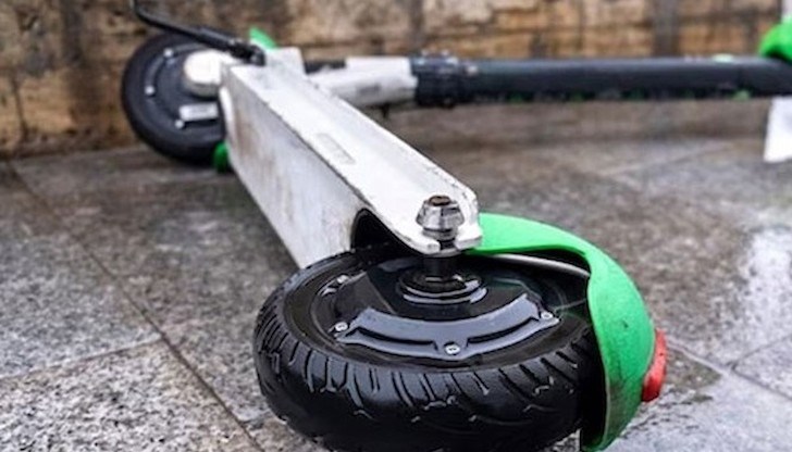 41-годишният мъж загубил контрол и паднал в движение на пътното платно 41-годишният мъж загубил контрол и паднал в движение на пътното платно