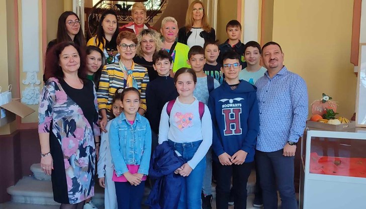 Млади фотографи представиха първите си творби