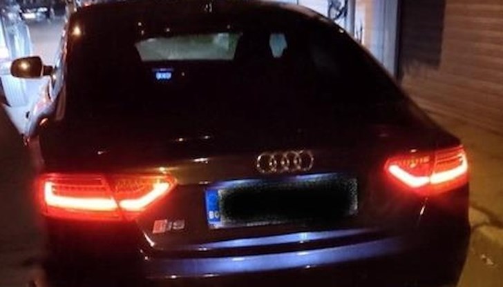 Арестът е осъществен минути след кражба на лек автомобил "Ауди" Арестът е осъществен минути след кражба на лек автомобил "Ауди"