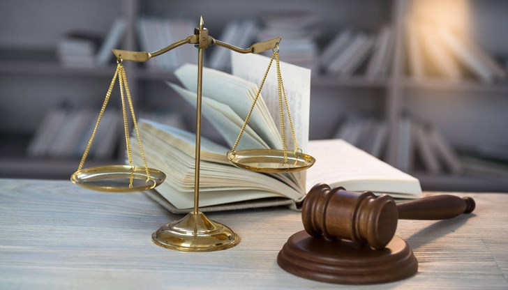 Не е ясно колко от тези дела са прекратени по давност и колко са мотани дълго, за да изтече давността