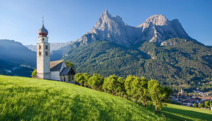 В бюлетината има общо 16 партии и коалиции