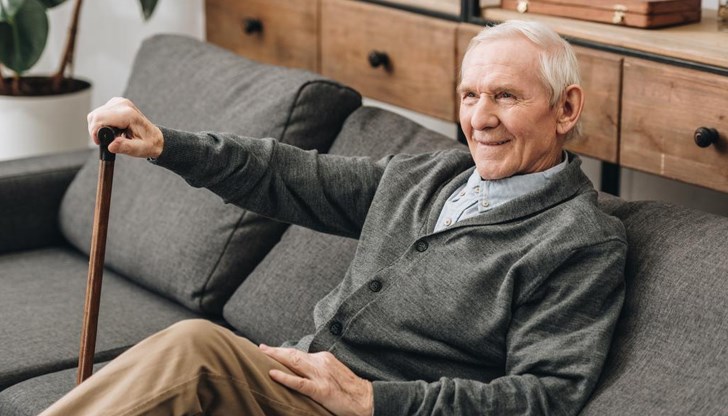 Средният месечен размер на пенсията за осигурителен стаж и възраст на един пенсионер е 909 лева